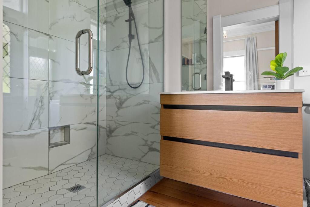 Luxury Villa On Napier Hill エクステリア 写真