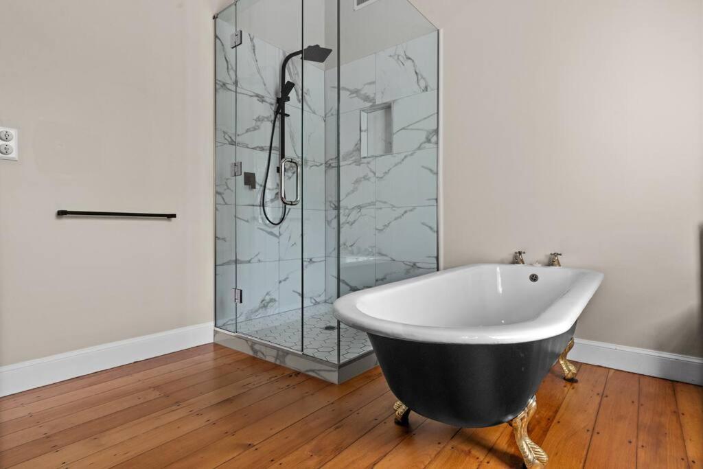Luxury Villa On Napier Hill エクステリア 写真